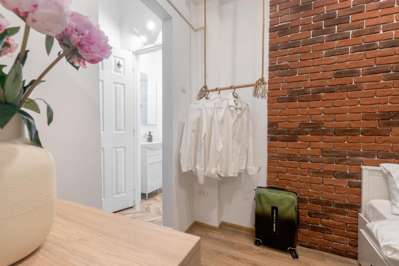 Ultra Central, 15 Sqm Studio By Urbanesq Bucureşti Ngoại thất bức ảnh
